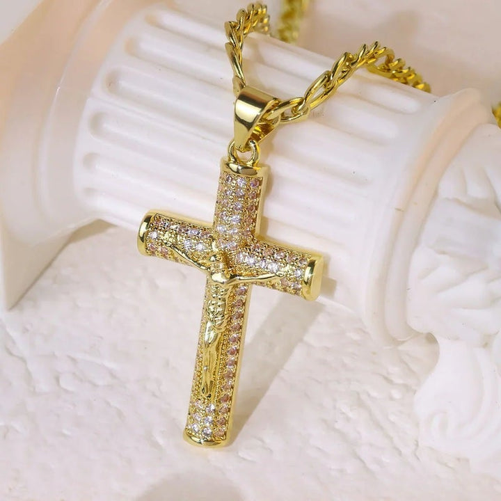 Elarayne - Collar con Colgante de Cruz