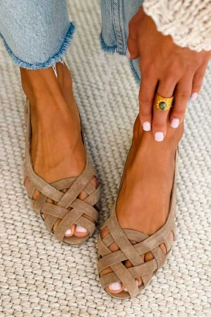 Kinsley - Sandalias planas trenzadas con recortes