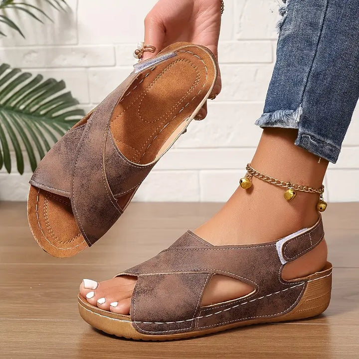 Lacey - Sandalias de confort con tiras cruzadas