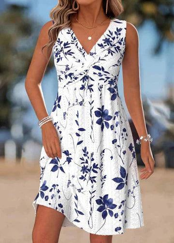 Tilly - Vestido corte A con detalle floral al frente
