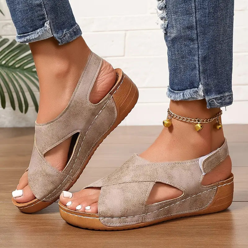 Lacey - Sandalias de confort con tiras cruzadas