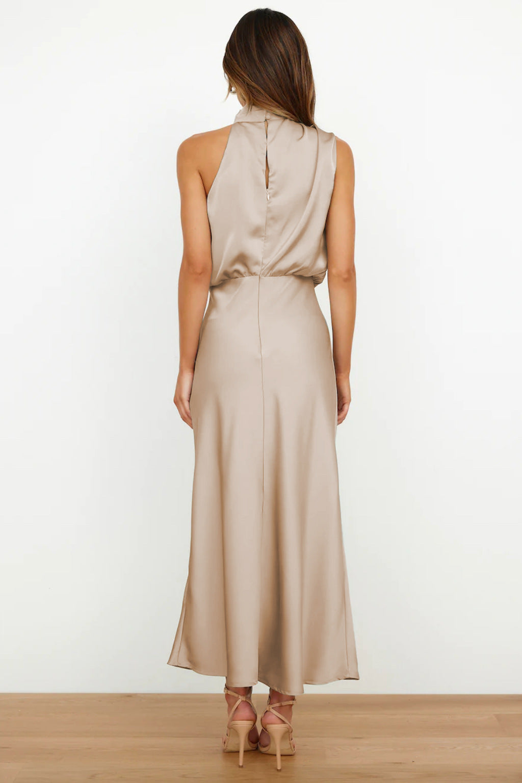 Melira - Vestido maxi de cuello alto Regal