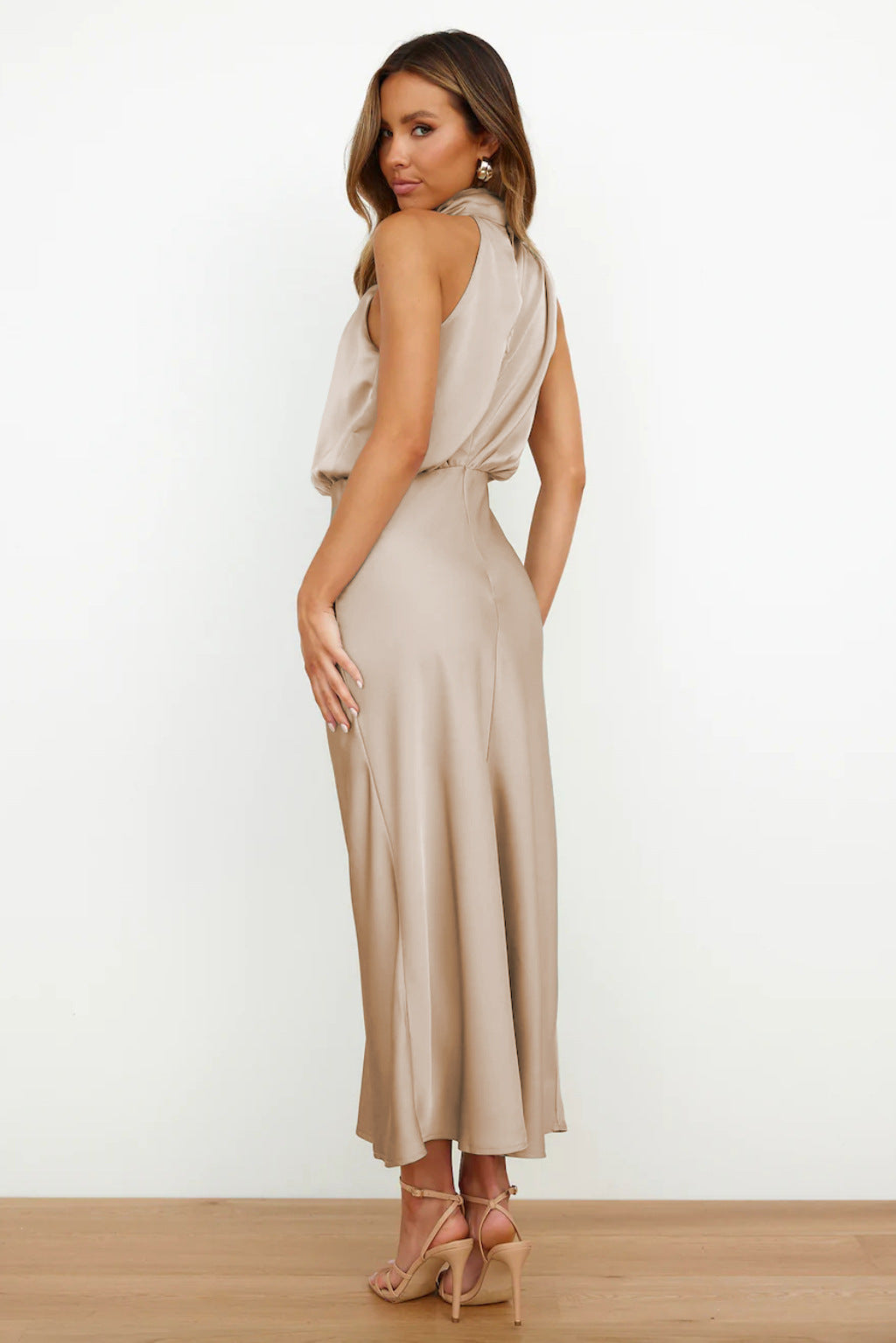 Melira - Vestido maxi de cuello alto Regal