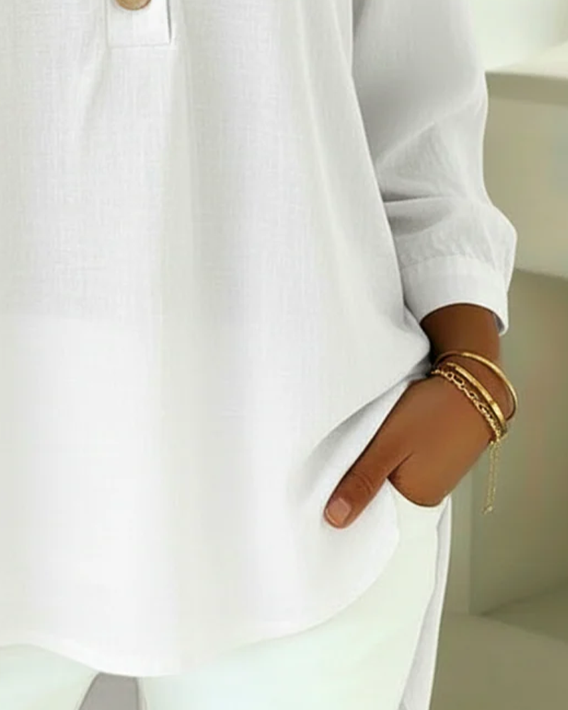 Claire - Blusa abotonada de tacto suave con escote en V