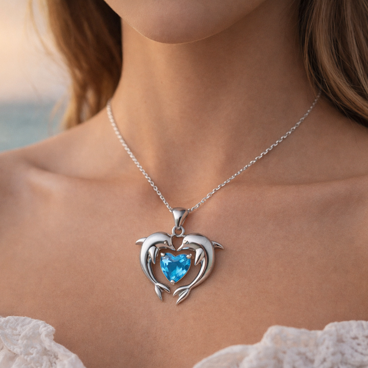 Mirae - Collar con Colgante de Delfín y Corazón