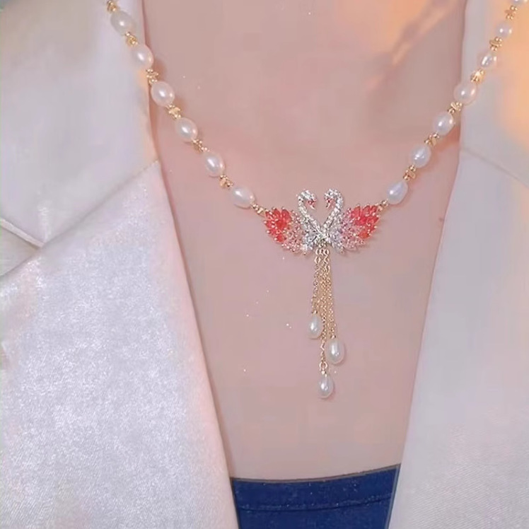 Wenisa - Collar con dije de cisne