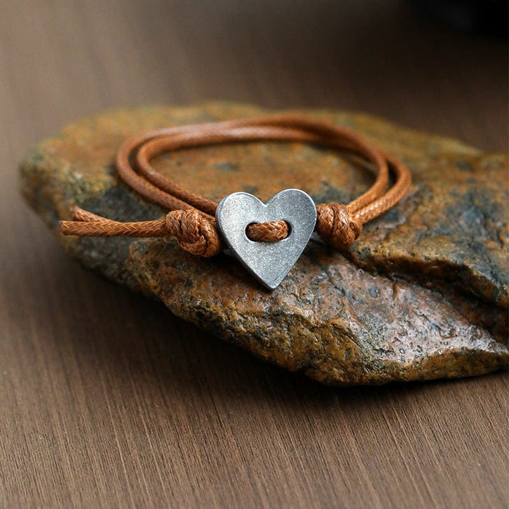 Syra - Pulsera con charm corazón rústico