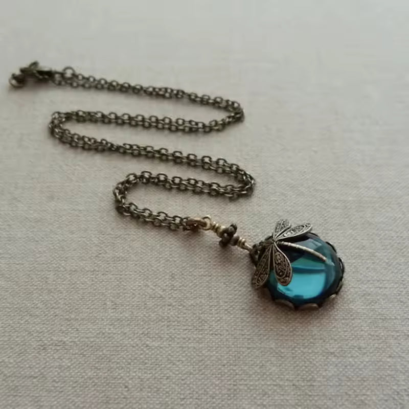 Maravyn - Collar con Colgante de Libélula