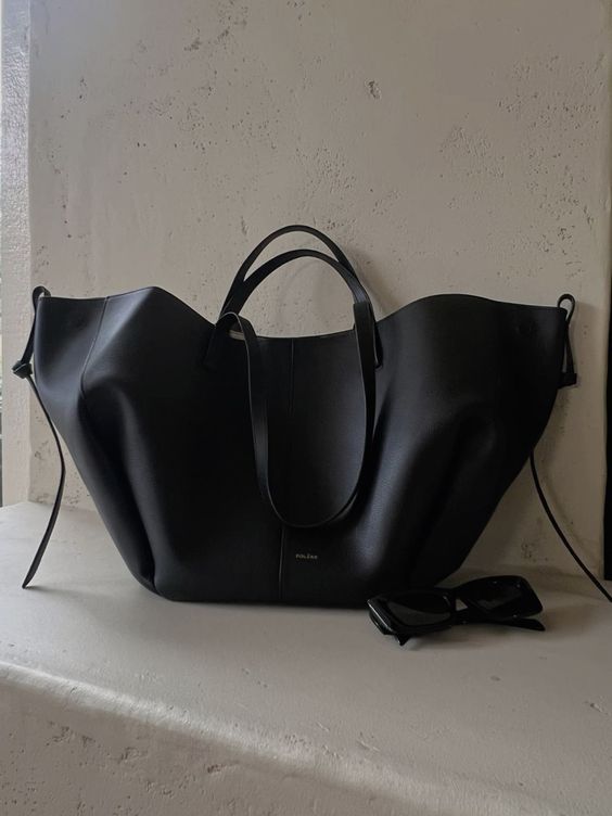 Teresa – Bolso tote con asas curvas