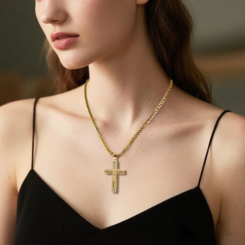 Elarayne - Collar con Colgante de Cruz
