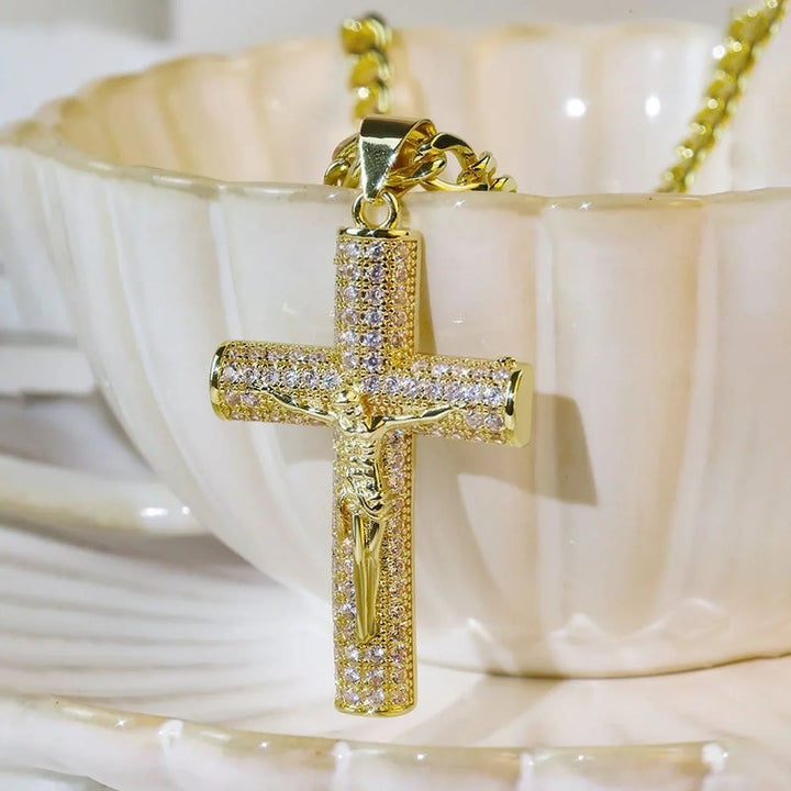 Elarayne - Collar con Colgante de Cruz