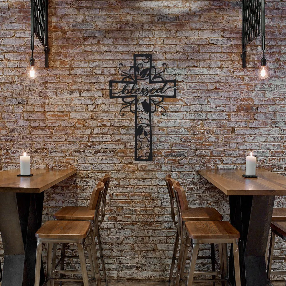 BlessedCross – Cruz metálica de pared «Blessed»