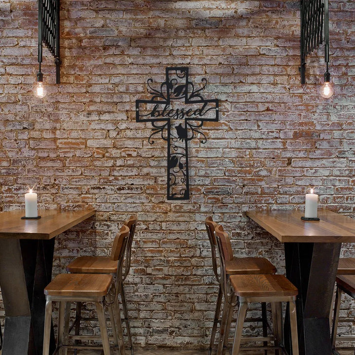 BlessedCross – Cruz metálica de pared «Blessed»