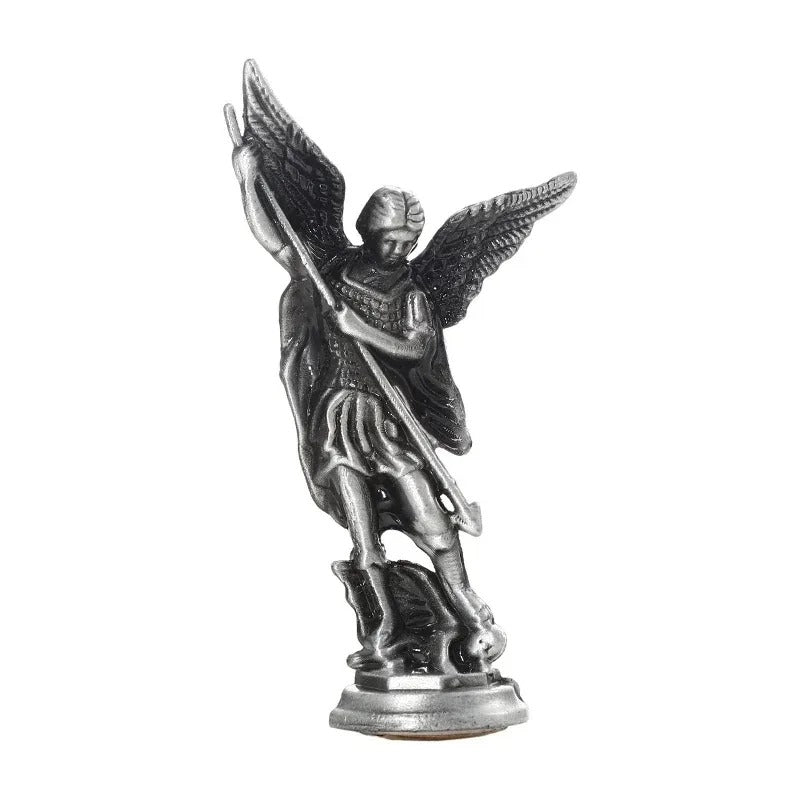 Arche Victor – Figurita de San Miguel derrotando a Satanás