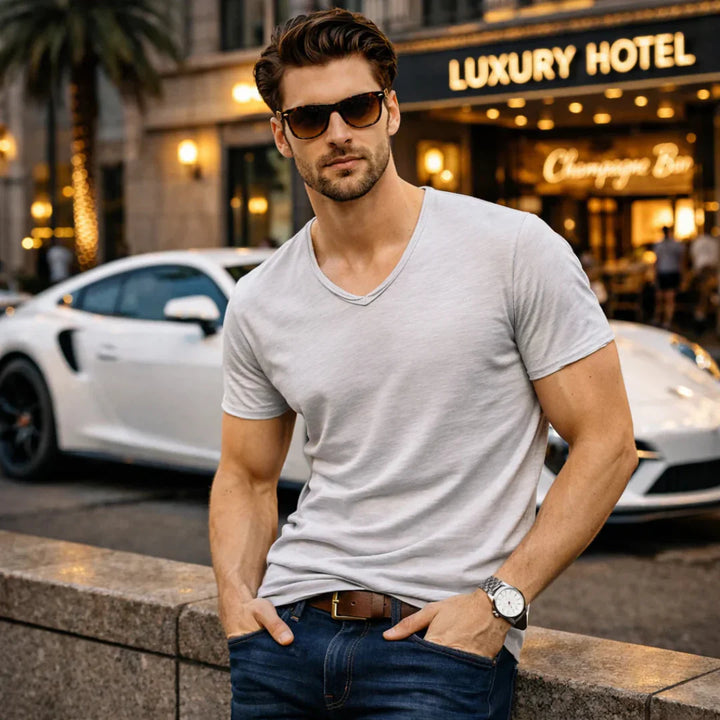 Jackson - Playera de cuello en V de tacto suave