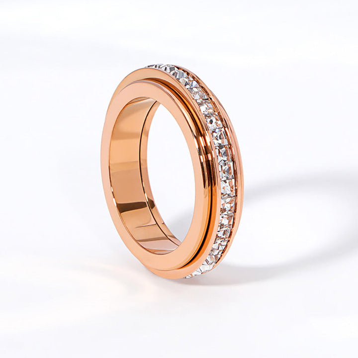 Valira - Anillo con Banda de Cristal Elegante